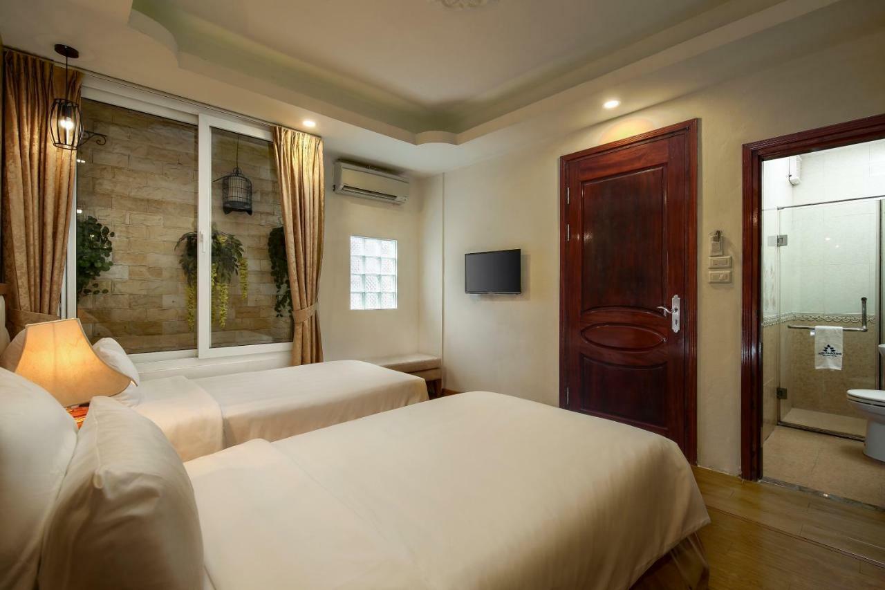Aquamarine Hotel & Travel Hanoi Bagian luar foto