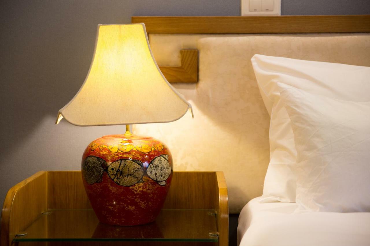 Aquamarine Hotel & Travel Hanoi Bagian luar foto